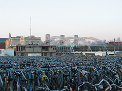 picture of very crowded bike parking